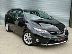 Black Used 2014 Toyota Auris Estate | £3,599 (Expensive)