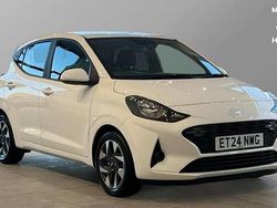 White Used 2024 Hyundai i10 Advanced Hatchback | £14,750 (Fair price)