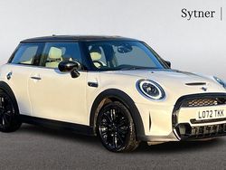 White Used 2022 Mini Cooper S Exclusive Hatchback | £21,500 (Fair price)