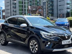 Black Used 2021 Renault Captur Version S SUV | £15,275 (Fair price)