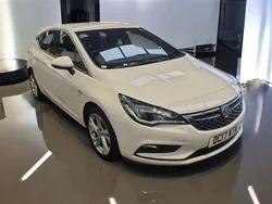 White Used 2017 Vauxhall Astra SRi Hatchback | £5,450 (Fair price)