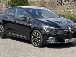 Black Used 2021 Renault Clio V SE Hatchback | £11,450 (Fair price)
