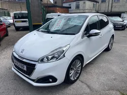 White Used 2015 Peugeot 208 Allure Hatchback | £4,295 (Fair price)