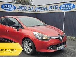 Red Used 2013 Renault Clio IV Dynamique Hatchback | £4,675 (Fair price)