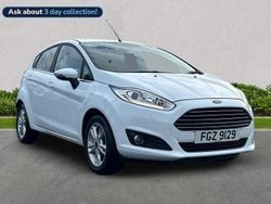 White Used 2017 Ford Fiesta Zetec Hatchback | £5,970 (Good price)