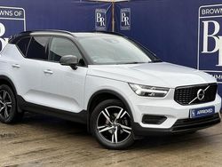 Silver Used 2022 Volvo XC40 R-Design SUV | £24,249 (Fair price)