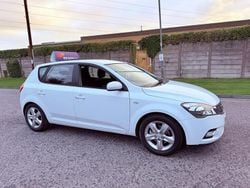 White Used 2010 Kia Ceed 2 Hatchback | £1,799 (Good price)