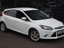 Frozen white Used 2014 Ford Focus Titanium Hatchback | £5,490 (Fair price)