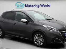 Used 2018 Peugeot 208 Signature Sky Hatchback | £6,000 (Fair price)