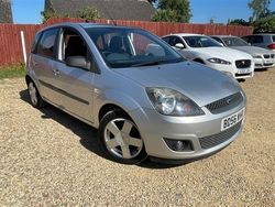 Silver Used 2007 Ford Fiesta Zetec Hatchback | £1,999 (Fair price)