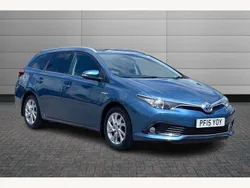 Denim blue Used 2015 Toyota Auris Hybrid Business Edition Estate | £10,250 (Fair price)