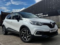 White/black Used 2019 Renault Captur Iconic SUV | £8,600 (Fair price)