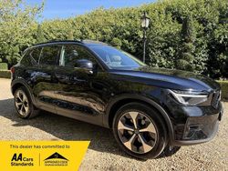 Black Used 2022 Volvo XC40 Ultimate SUV | £25,495 (Fair price)