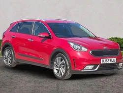 Red Used 2018 Kia Niro 3 SUV | £15,145 (Fair price)
