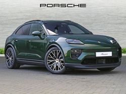 Green Used 2025 Porsche Macan SUV | £77,990