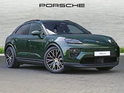 Green Used 2025 Porsche Macan SUV | £82,990