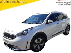White Used 2017 Kia Niro 3 SUV | £9,888 (Fair price)