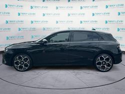 Black Used 2024 Vauxhall Astra Ultimate Hatchback | £19,495 (Fair price)