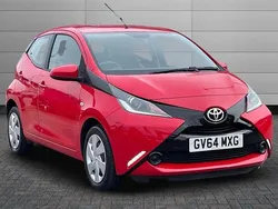 Red Used 2015 Toyota Aygo X-play Hatchback | £9,250 (Fair price)