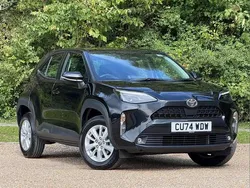 Black Used 2024 Toyota Yaris Cross SUV | £21,995 (Good price)