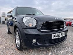 Black Used 2016 Mini Cooper D Countryman SUV | £7,990 (Fair price)