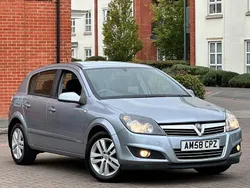 Silver Used 2008 Vauxhall Astra Hatchback | £2,500 (Good price)