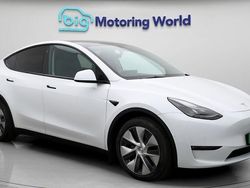 White Used 2022 Tesla Model Y Long Range AWD SUV | £24,000 (Fair price)