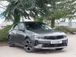 Two coat metallic vulcan grey New 2025 Vauxhall Astra Ultimate Hatchback | £27,498 (Fair price)