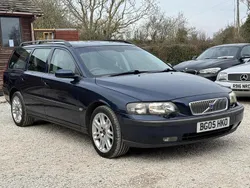 Blue Used 2005 Volvo V70 SE Estate | £4,990 (Fair price)