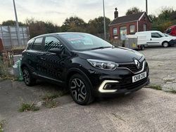 Black Used 2018 Renault Captur Dynamique SUV | £7,495 (Fair price)