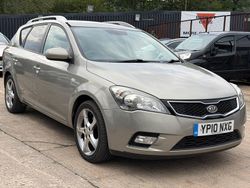 Silver Used 2010 Kia Ceed 3 Estate | £2,150 (Fair price)