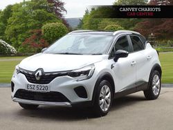 White/black Used 2020 Renault Captur Iconic SUV | £10,200 (Fair price)