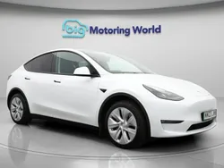 White Used 2023 Tesla Model Y Long Range SUV | £27,300 (Good price)