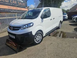 White Used 2021 Vauxhall Vivaro Van | £11,250 (Good price)