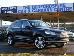 Deep black pearl Used 2016 VW Touareg R-line Plus SUV | £17,695 (Expensive)