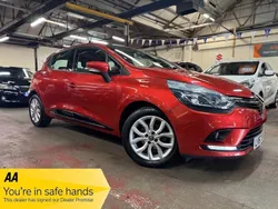 Red Used 2017 Renault Clio IV Dynamique Hatchback | £7,489 (Fair price)