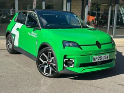 Green Used 2025 Renault R5 Komfort Hatchback | £23,995