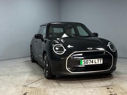 Black Used 2025 Mini Cooper SE Hatch Hatchback | £28,195