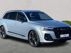 New 2025 Audi Q7 Black Edition SUV | £70,799 (Fair price)