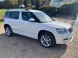 White Used 2015 Skoda Yeti SE SUV | £9,000 (Fair price)