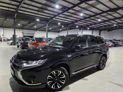 Black Used 2017 Mitsubishi Outlander P-HEV Estate | £8,330 (Fair price)