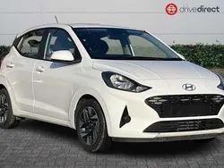 White Used 2024 Hyundai i10 Advanced Hatchback | £12,700 (Fair price)