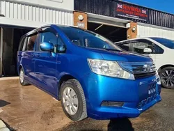 Blue Used 2011 Honda Stepwgn MPV | £8,995 (Fair price)