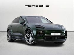 Green Used 2024 Porsche Macan SUV | £72,990 (Fair price)