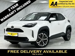 White Used 2022 Toyota Yaris Hybrid SUV | £19,545 (Fair price)