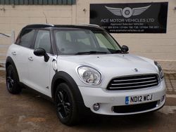 Light white Used 2011 Mini Cooper D Countryman SUV | £3,999 (Expensive)