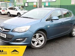 Blue Used 2015 Vauxhall Astra SRi Hatchback | £3,490