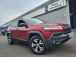 Red Used 2016 Jeep Cherokee Trailhawk SUV | £9,995