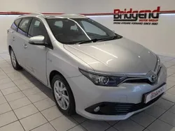 Silver Used 2019 Toyota Auris Hybrid Estate | £12,222 (Good price)