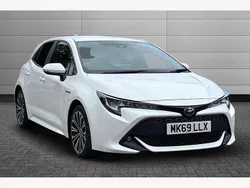 White Used 2019 Toyota Corolla Design Hatchback | £15,450 (Fair price)